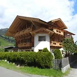 Πανσιόν Blockhaus Ganschitter