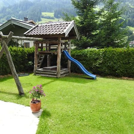 Blockhaus Ganschitter 그로살